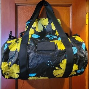 Aloha Collection Duffle and Small Pouch Excellent Condition